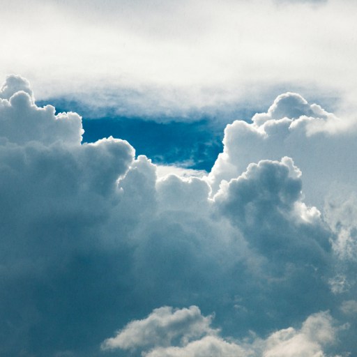 clouds in earths atmosphere