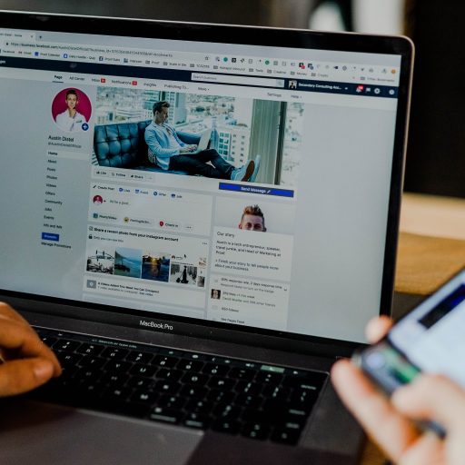 How the Facebook social media algorithm manipulates you