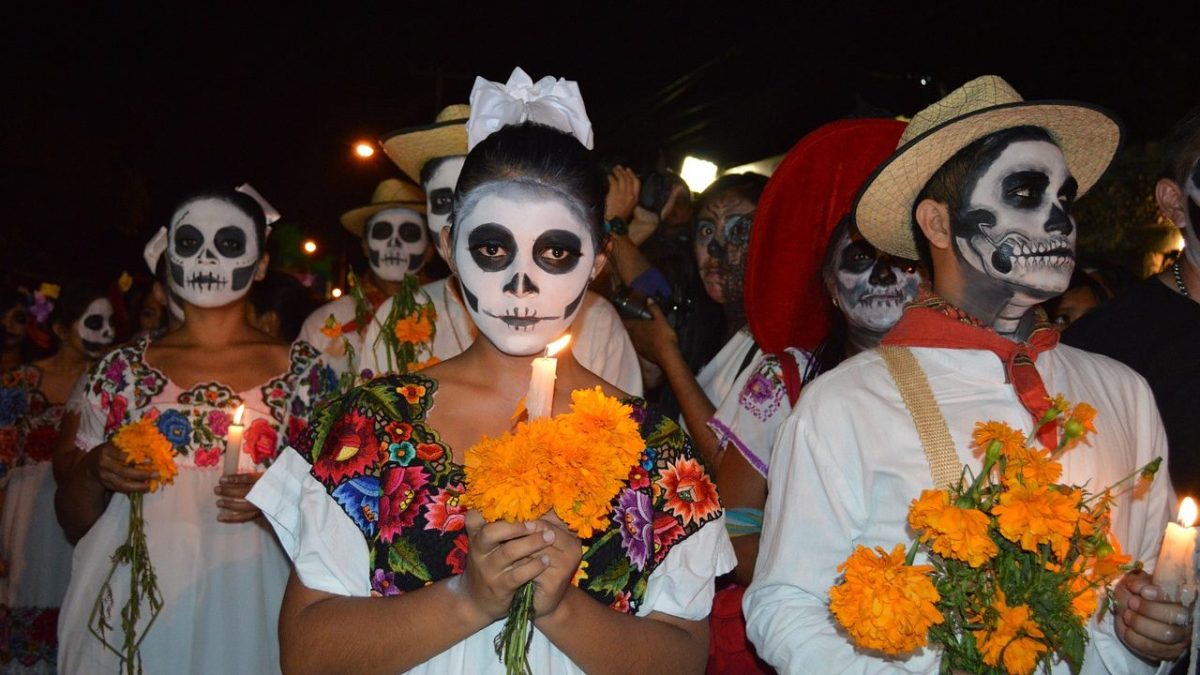 Día de Muertos parade