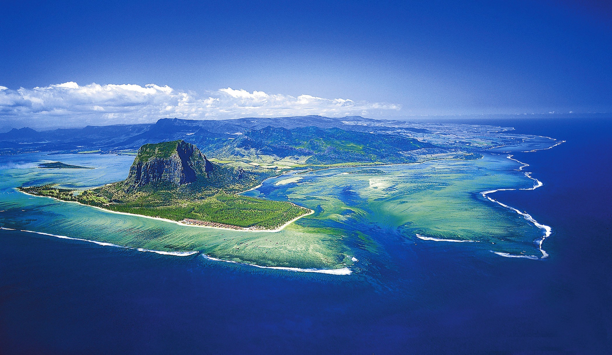 underwater waterfall mauritius