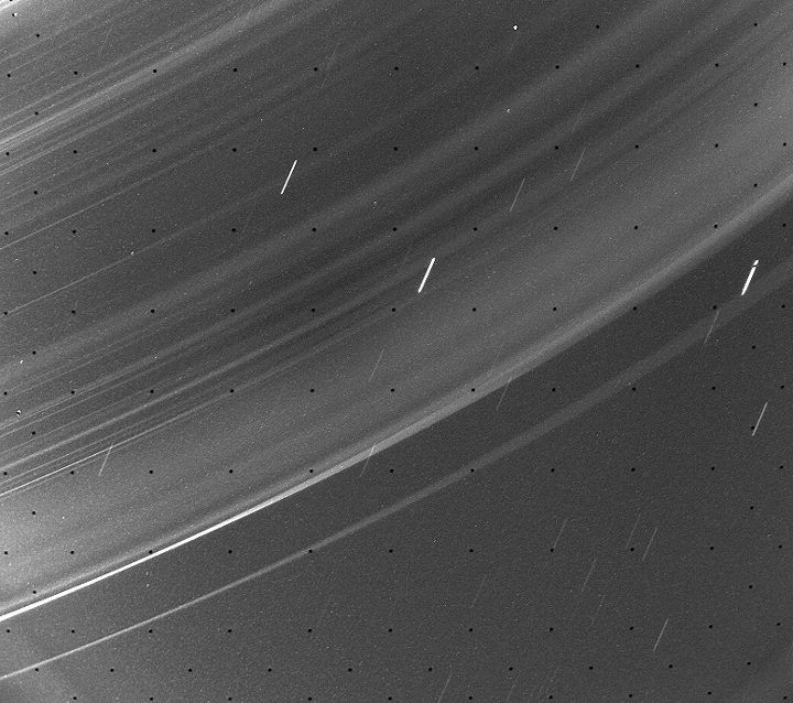 raw image uranus rings voyager 2