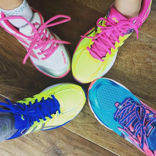 tie shoes incorrectly