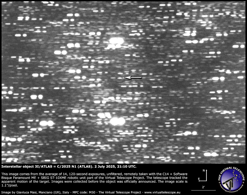 A black and white star field with a white arrow pointing to 31/ATLAS (C/2025 N1), the third interstellar object, at the center. Image details and credits are visible at the bottom.
